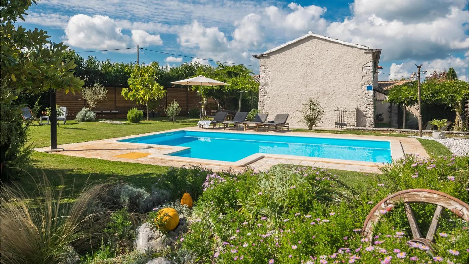 Gorgeous Home In Pazin With Wifi 0*,